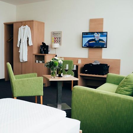 Business & Conference Sporthotel Grosswallstadt Ngoại thất bức ảnh