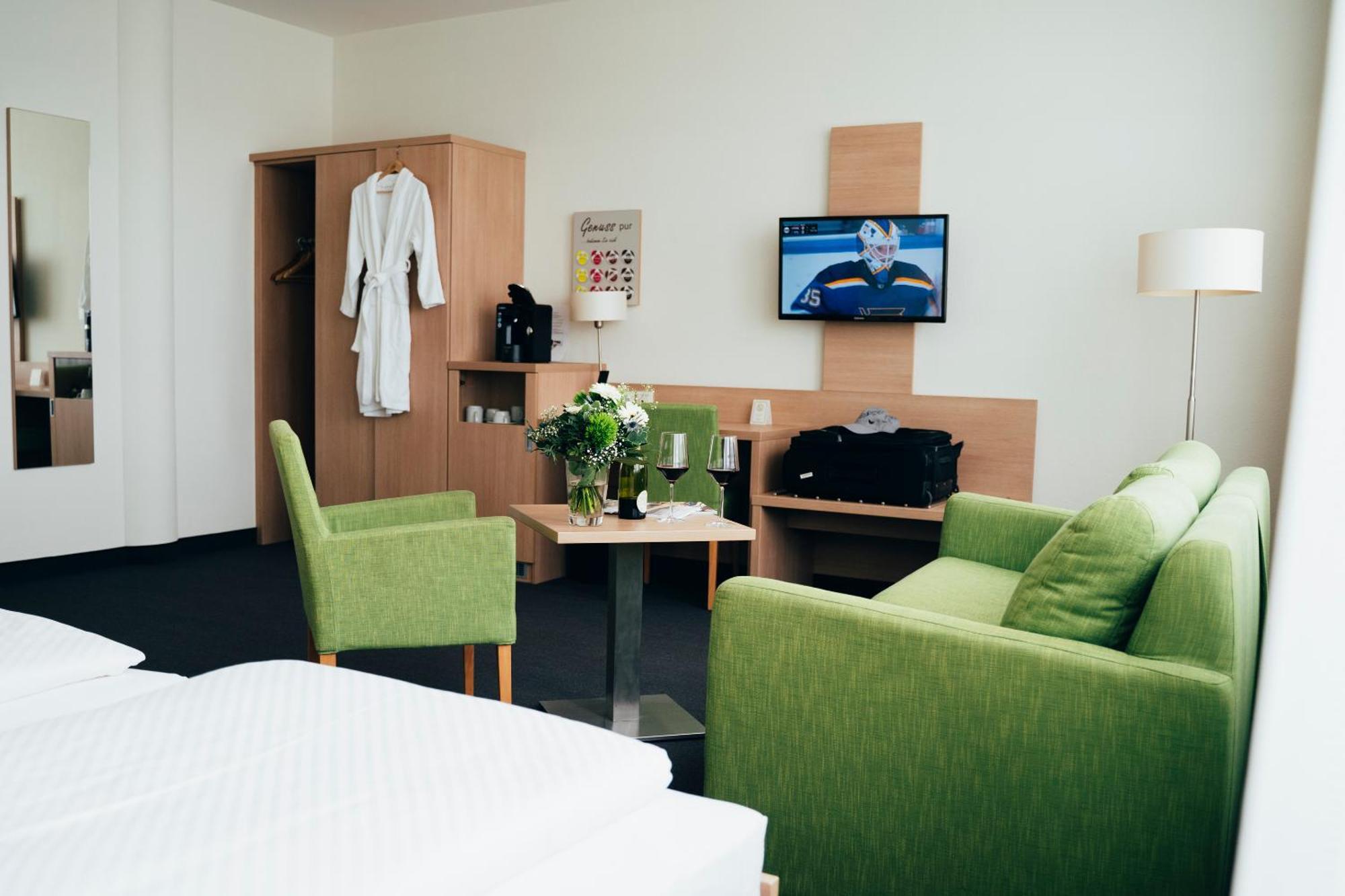 Business & Conference Sporthotel Grosswallstadt Ngoại thất bức ảnh