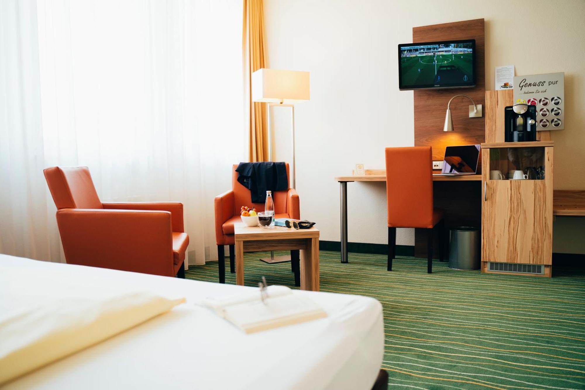 Business & Conference Sporthotel Grosswallstadt Ngoại thất bức ảnh