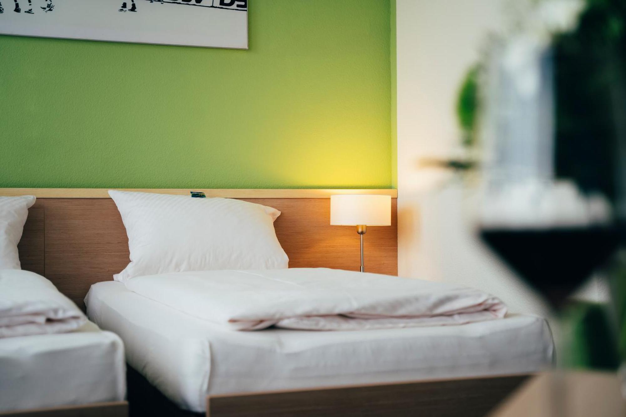 Business & Conference Sporthotel Grosswallstadt Ngoại thất bức ảnh