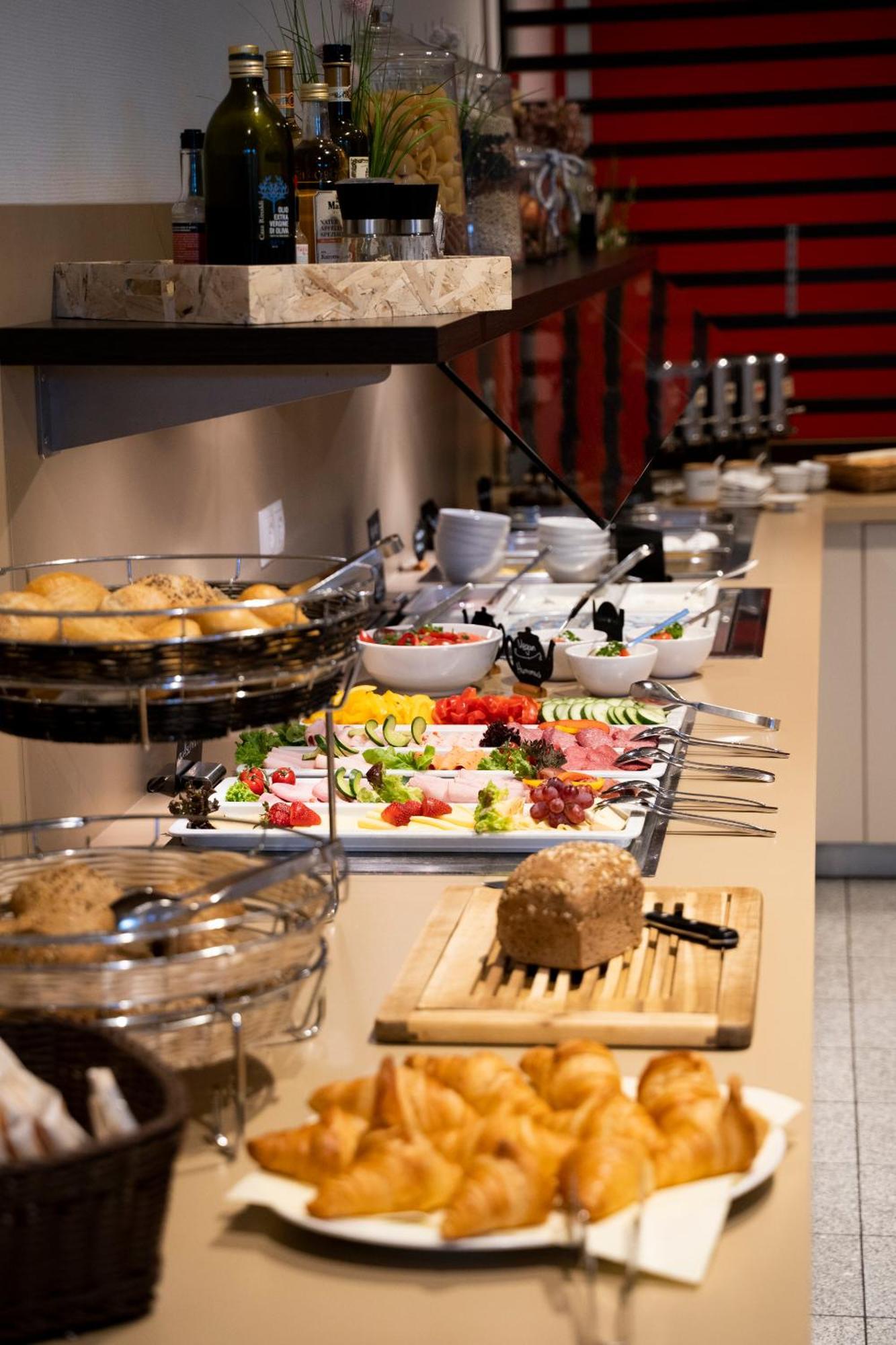 Business & Conference Sporthotel Grosswallstadt Ngoại thất bức ảnh