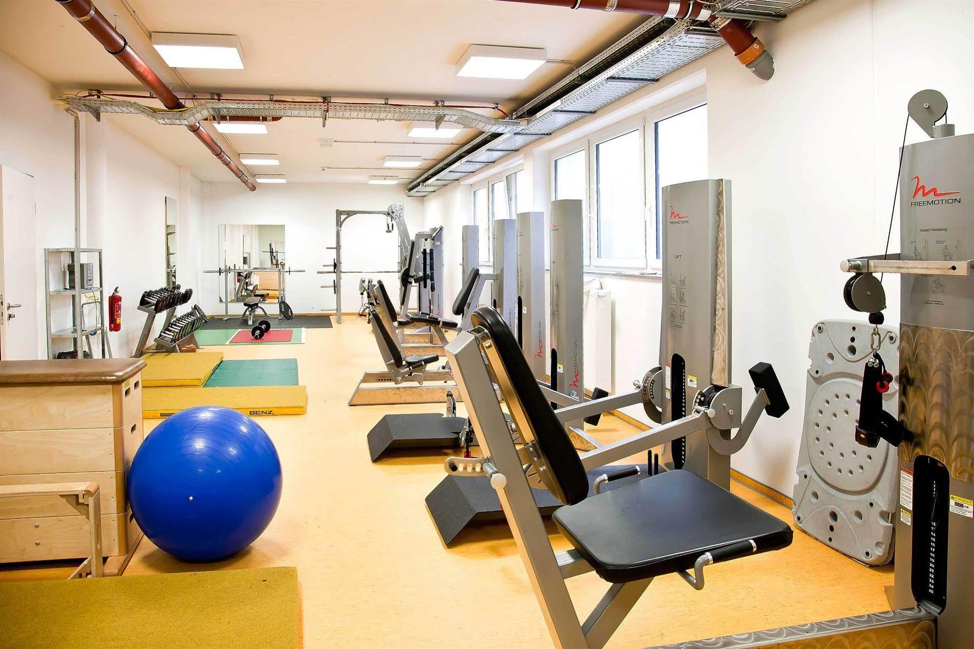 Business & Conference Sporthotel Grosswallstadt Ngoại thất bức ảnh